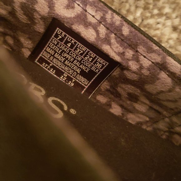 BOBS Black Slip-on Flats Size 7 - Picture 4 of 4